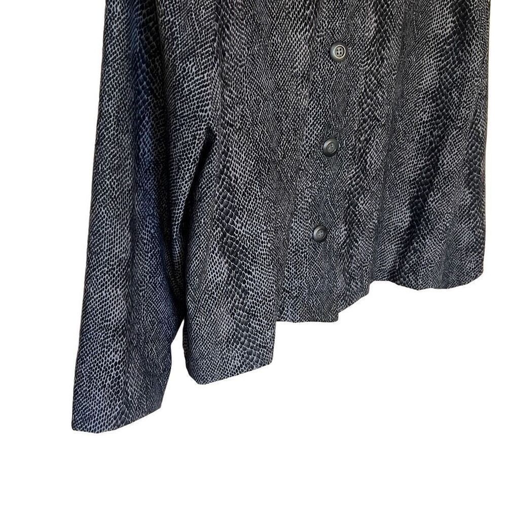 Briggs Snake Print Button Down Lightweight Jacket - Picture 5 of 8